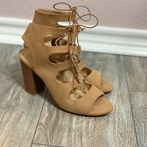 Chinese Laundry brown/tan gladiator block heels